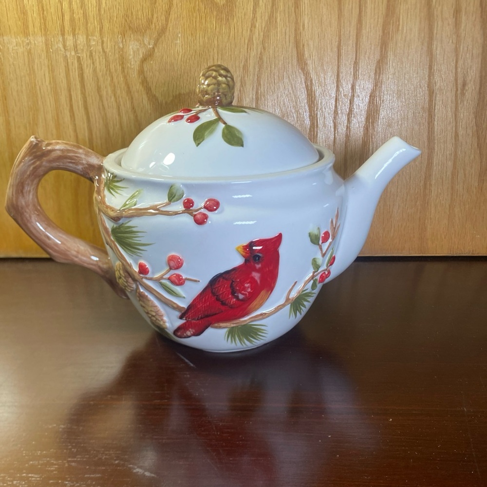 Harry and David Christmas Cardinal Teapot W/‎ Lid